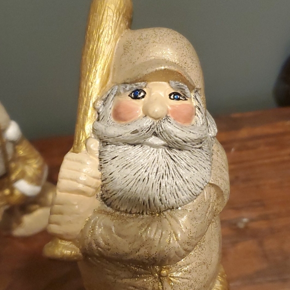 Santas - Picture 4 of 6